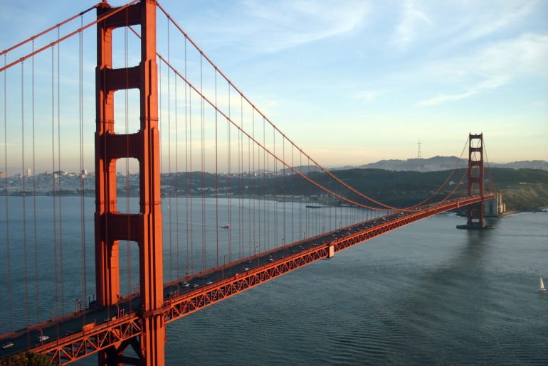 밝은 미국의 미래를 향한 골든 게이트 교 Golden Gate Bridge